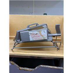 Tomatoe Tamer slicer