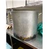 Image 1 : Large Aluminum stock pot with lid