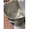 Image 2 : Large Aluminum stock pot with lid