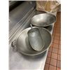 Image 2 : Lot of wok pans and scoop