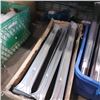 Image 3 : 3 BINS OF 24 INCH SUPPORT BRACKETS