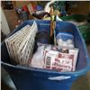 Image 1 : Tote of cage panels, practise golf balls and more