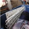 Image 2 : Tote of cage panels, practise golf balls and more