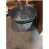 Image 2 : BOX OF PLASTIC AND METAL TRAYS AND BUCKETS