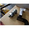 Image 3 : Curt trailer hitch with new 2"ball
