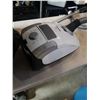 Image 3 : MIELE VACUUM