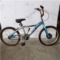 BLUE/WHITE HUFFY BIKE