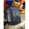 Image 3 : 2 LUGGAGE BAGS AND ROOTS BACKPACK