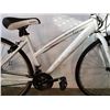 Image 2 : WHITE NO BRAND BIKE