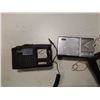 Image 2 : 2 vintage carlton transistor radios
