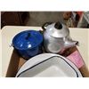 Image 2 : ENAMEL POTS AND PANS AND KETTLE