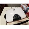 Image 3 : GEORGE FOREMAN WAFFLE GRILL AND SALT AND PEPPER MILLS