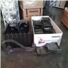Image 1 : 2 boxes of various candle stands