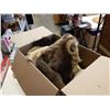 Image 1 : BOX OF ANIMAL FUR