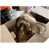 Image 2 : BOX OF ANIMAL FUR