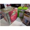 Image 3 : COFFEE MAKER, KETTLE AND STRAWBERRY COOKIE JAR