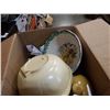 Image 2 : LOT OF WISSGROVE AND OTHER POTTERY BOWLS AND CONTAINERS