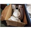 Image 3 : TOTE OF DISHES AND PICNIC BASKET