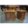 Image 2 : 2 WOOD ENDTABLES HEXAGON AND SQUARE