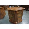 Image 8 : 2 WOOD ENDTABLES HEXAGON AND SQUARE