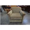 Image 2 : SOFA SO GOOD UPHOLSTERED ARMCHAIR
