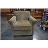 Image 2 : SOFA SO GOOD UPHOLSTERED ARMCHAIR