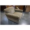 Image 4 : SOFA SO GOOD UPHOLSTERED ARMCHAIR