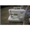 Image 1 : SINGER PRELUDE SEWING MACHINE MODEL 8280