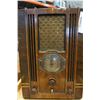 Image 2 : Vintage deforest crosley tube radio