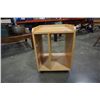 Image 2 : MAPLE ROLLING STAND