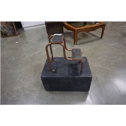 SMALL METAL STEP AND WOOD BOX