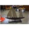 Image 5 : CANDY DISPENSER, COCA COLA STAND AND BOAT FIGURE