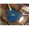 Image 2 : SERIES A ELECTRIC GUITAR IN HARD CASE