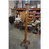 Image 1 : SOLID OAK COAT TREE