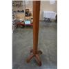 Image 4 : SOLID OAK COAT TREE
