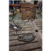 Image 2 : 2 METAL JEWELLERY TREES