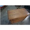 Image 3 : ANTIQUE 3 DRAWER DRESSER