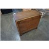 Image 6 : ANTIQUE 3 DRAWER DRESSER