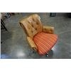 Image 3 : LEATHER BUTTONBACK ROLLING OFFICE CHAIR