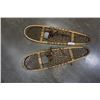 Image 2 : PAIR OF FABER SINEW AND WOOD SNOWSHOES