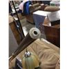 Image 5 : MCM FLOWER POLE LAMP