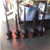 Image 1 : 5 decorative metal towers