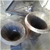 Image 3 : Large and medium metal planters