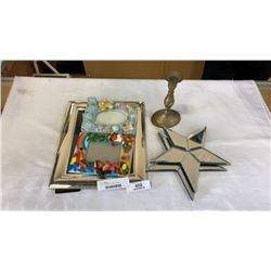 Lot of mirror stars and picture frames