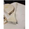 Image 8 : ANTIQUE STYLE HALL MIRROR W/ STAND AND STAND - MIRROR 20IN X 50IN AND TABLE W/ MIRROR 32IN TALL