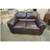 Image 1 : LEATHER LOVESEAT