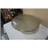 Image 4 : Metal 19" diameter centerpiece pedestal