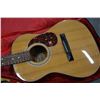 Image 8 : Hondo HO18 acoustic guitar and beatles soft case