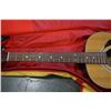 Image 9 : Hondo HO18 acoustic guitar and beatles soft case