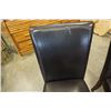 Image 4 : 2 MODERN LEATHER LOOK CHAIRS